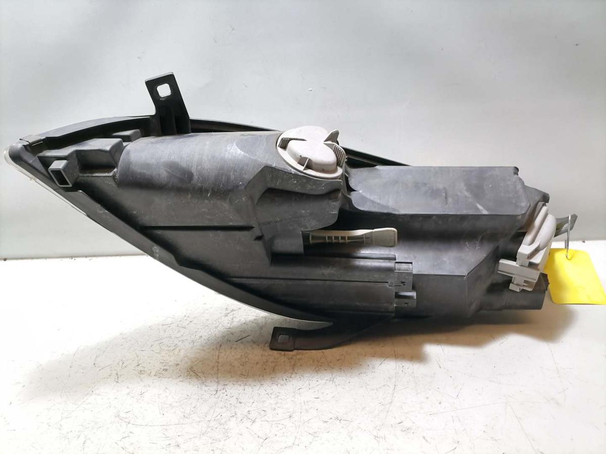 Mitsubishi Colt Z30 original Scheinwerfer vorn rechts Halogen 5-T&uuml;rer Bj.2005